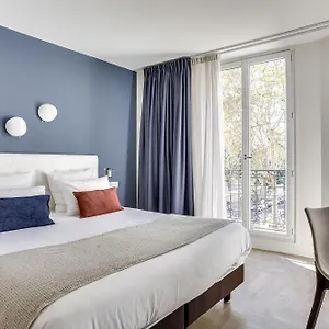 Courseine 3*, Courbevoie França